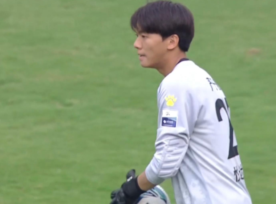 爱游戏APP-韩国队鏖战德国队，黄鸭组合关键制胜