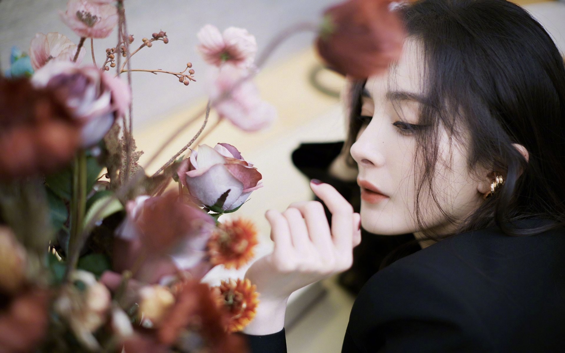 跨界霸主,戈贝尔在F1街道赛接管比赛,太阳轻取步行者创纪录