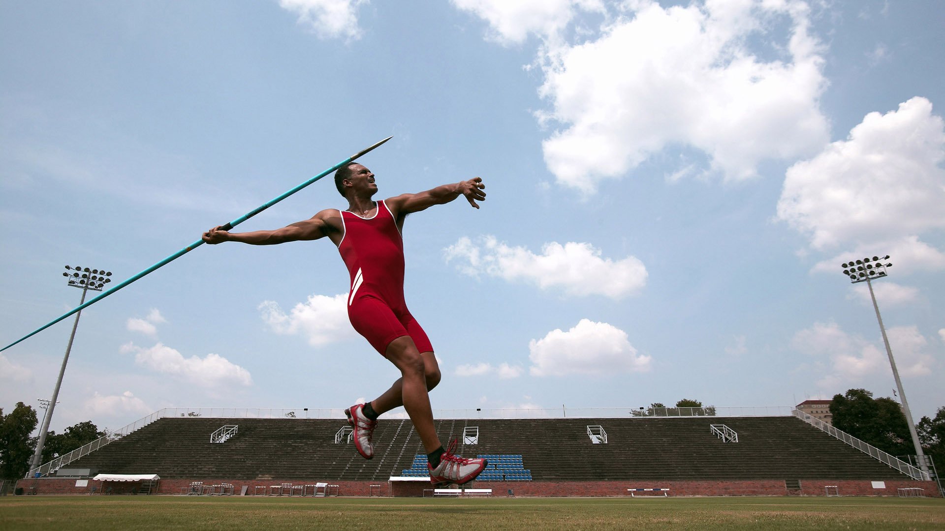 单向锁链,伦纳德如何用沉默的防守为快船锁死胜利